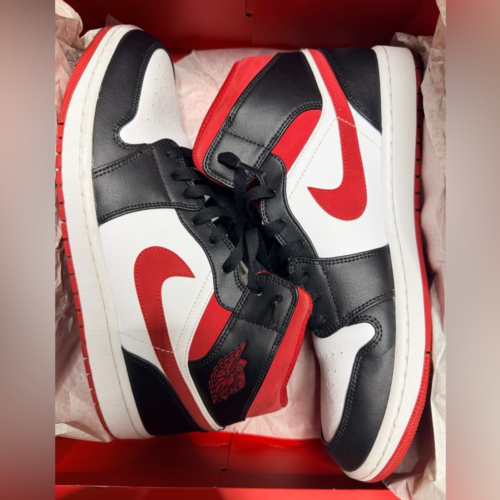 Jordan 1 Mid